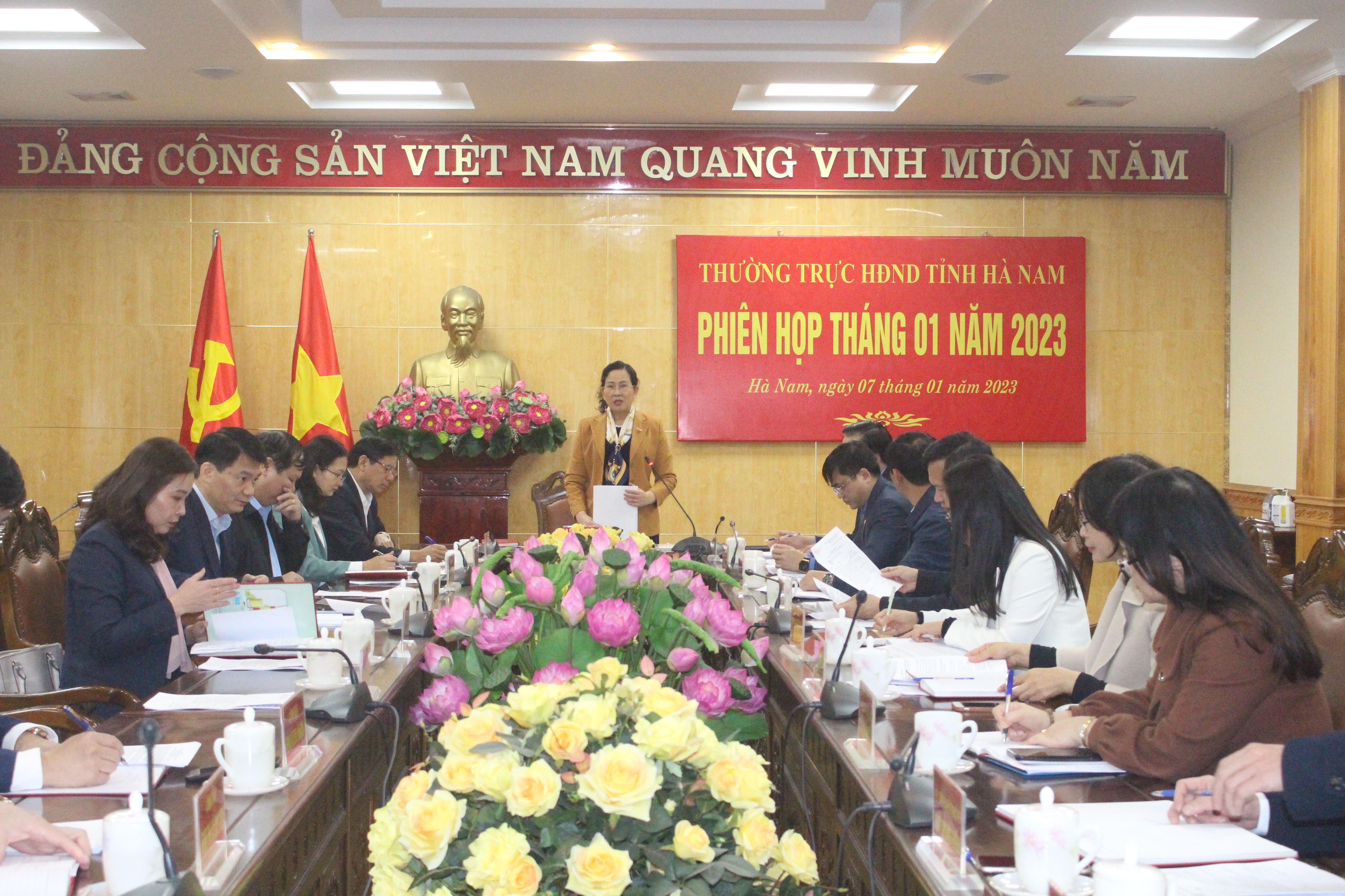 thuy_thang1.JPG