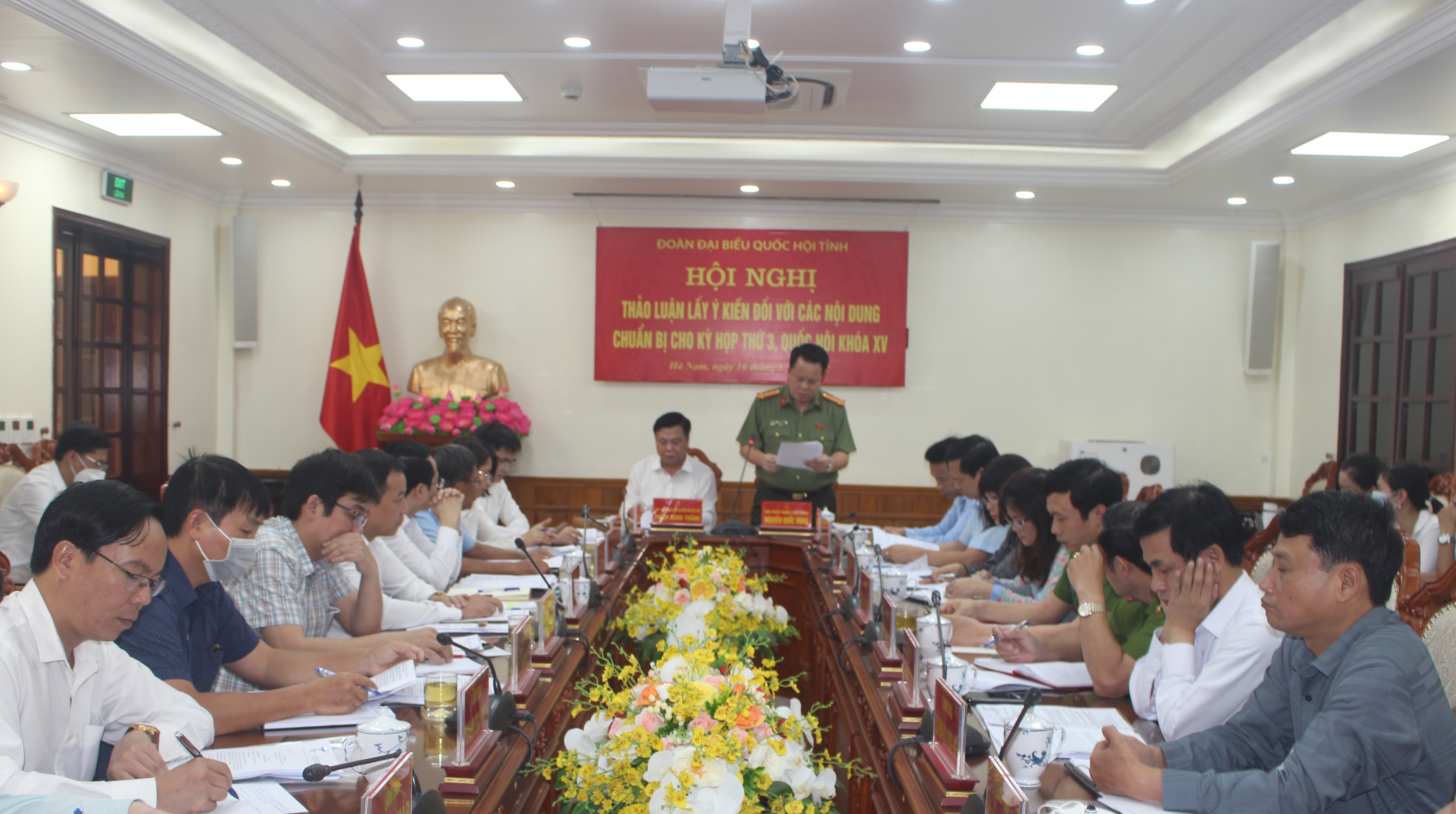 a hung- hn lay y kien ky 3.JPG