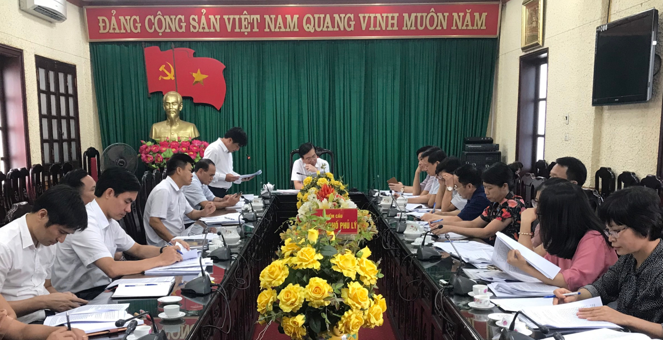 phu ly-gs ban phap che.png